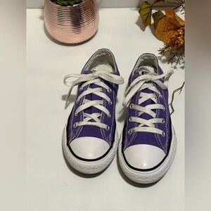 Converse Kids Sneakers in Vibrant Purple